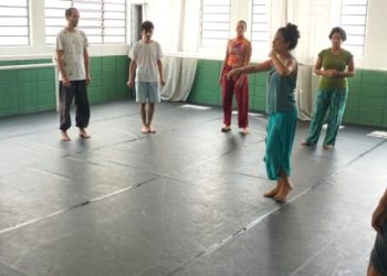 11º Encontro Internacional de Contato Improvisação no Litoral segue até domingo em Caraguá