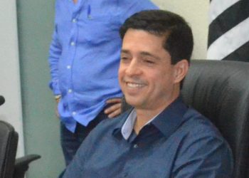 Presidente e funcionários da Câmara discutem reforma administrativa