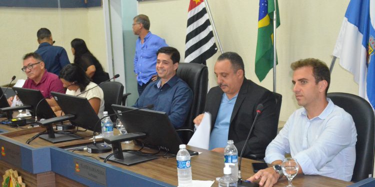 Câmara define comissões permanentes na primeira sessão do ano