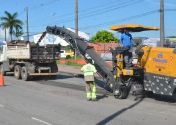 Após pedido do Governo Municipal, DER-SP faz recapeamento de trecho da SP-55 próximo ao trevo de Caraguatatuba