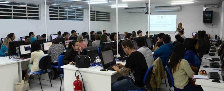 Inscrições abertas para vestibular da Univesp Polo Caraguatatuba