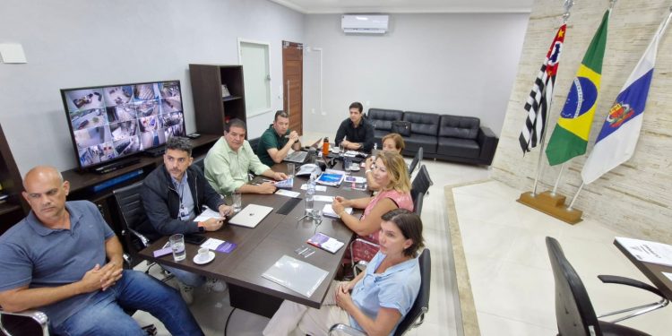 Presidente da Câmara participa de reunião estratégica para o desenvolvimento econômico do município