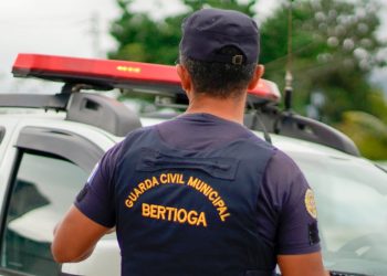 GCM de Bertioga realiza salvamento na Praia Vista Linda 