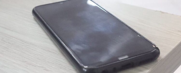 Caraguatatuba segue legislações superiores e proíbe uso de celulares nas escolas de educação básica