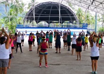 “Esquenta de Carnaval” dos usuários do Centro Integrado de Atenção à Pessoa com Deficiência e ao Idoso movimenta Praça da Cultura