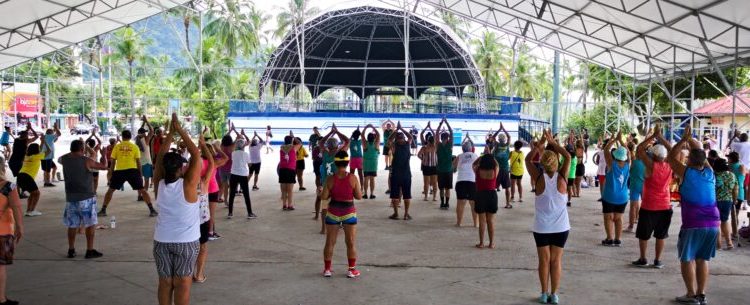 “Esquenta de Carnaval” dos usuários do Centro Integrado de Atenção à Pessoa com Deficiência e ao Idoso movimenta Praça da Cultura