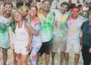 Festa das Cores reúne 300 pessoas para comemorar aniversariantes do mês dos usuários do Ciapi