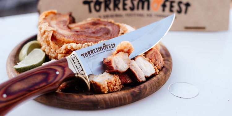 Torresmofest: Maior festival de torresmo do Brasil chega a Caraguatatuba
