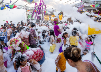 Serramar Shopping tem programação gratuita de carnaval com marchinhas e espuma