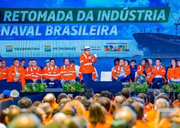 A Petrobras é do Brasil”, diz Lula, durante cerimônia de renovação da frota naval da estatal