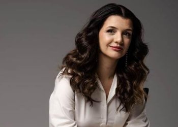 Serramar Shopping recebe palestra de Sara Elydio sobre tendências e futuro do varejo