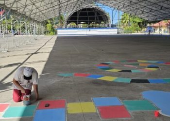 Praça da Cultura em Caraguatatuba ganha intervenção artística com amarelinhas para todas as idades
