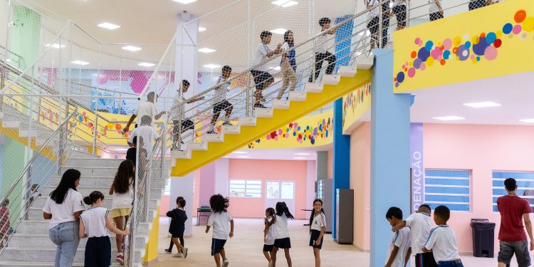 Aulas da maior escola da rede municipal de Bertioga têm início