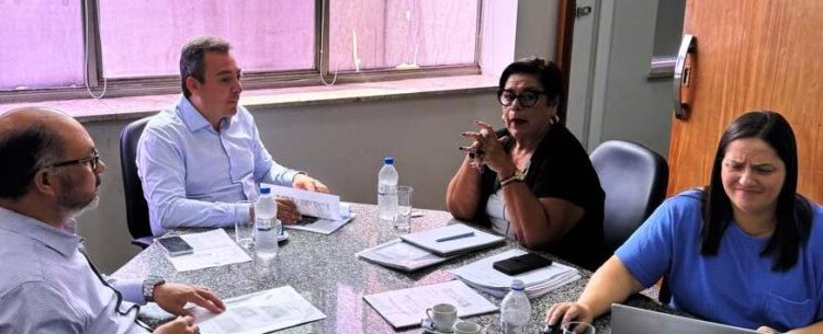 Caraguatatuba negocia a construção de unidades habitacionais com Secretaria Estadual de Desenvolvimento Urbano e Habitação