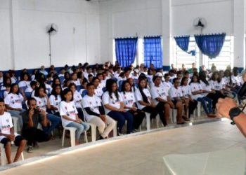 Projeto Bombeiro na Escola forma alunos da EMEF Prof.º Euclydes Ferreira