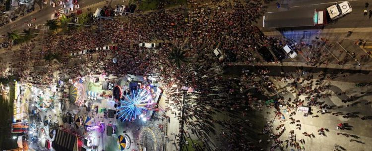 Carnaval em Caraguatatuba atrai mais de 300 mil pessoas