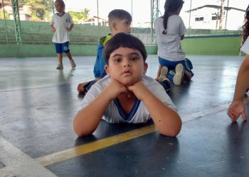 E.M. Prefeito Eurípedes da Silva Ferreira realiza ação de “meias trocadas” em apoio ao Dia Mundial da Síndrome de Down