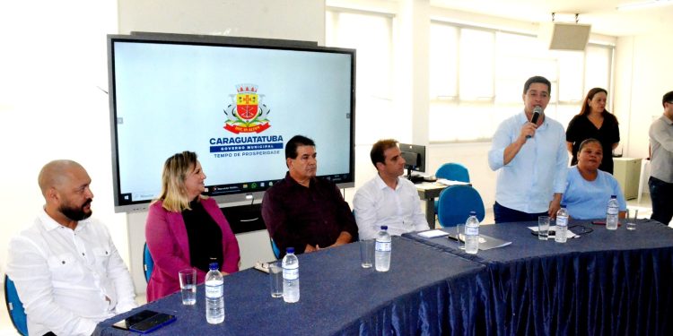 Câmara Municipal de Caraguatatuba marca presença na posse do Conselho Municipal dos Direitos da Mulher