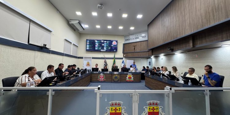 Câmara Municipal discute criação de CAR do transporte público, veto e outros projetos