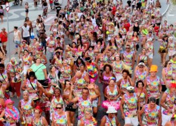 Carnaval de Caraguatatuba encerra com festa e solidariedade neste sábado