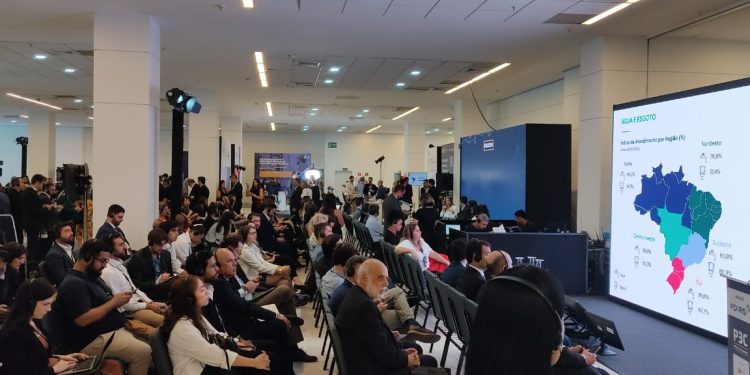 Bertioga fortalece turismo e infraestrutura em evento nacional