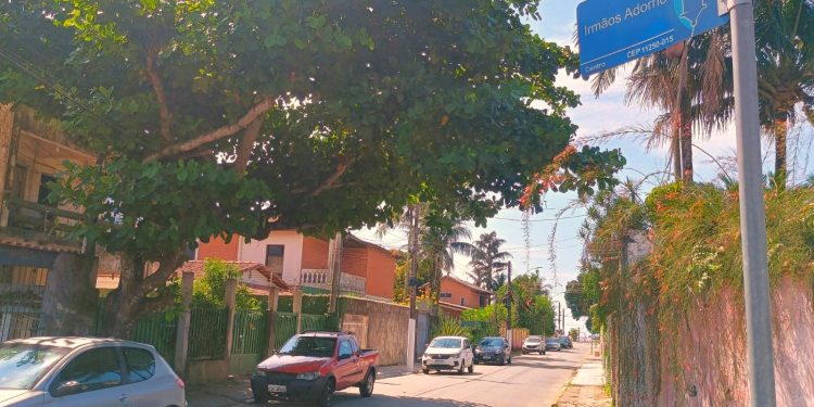 Rua Irmãos Adorno em Bertioga terá inversão de mão a partir de terça-feira (1)