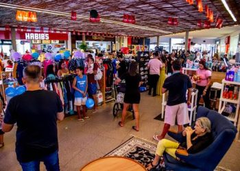   Serramar Shopping realiza ‘Saldão 34 horas’ com descontos de até 75% e ação social em apoio a Casa Beija-Flor