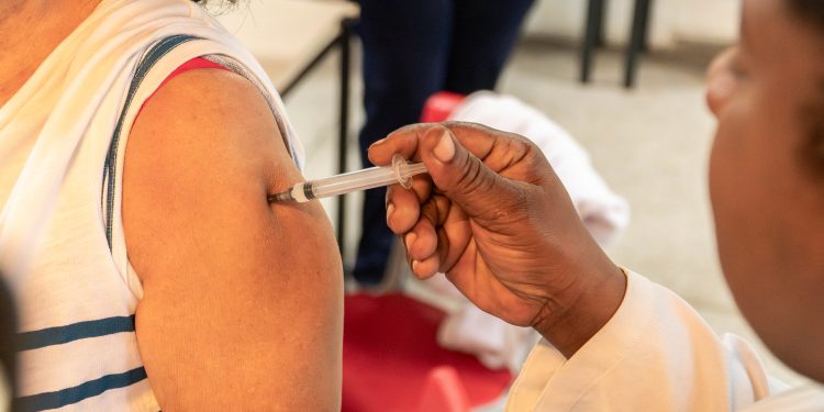 Bertioga amplia público-alvo da vacinação contra gripe