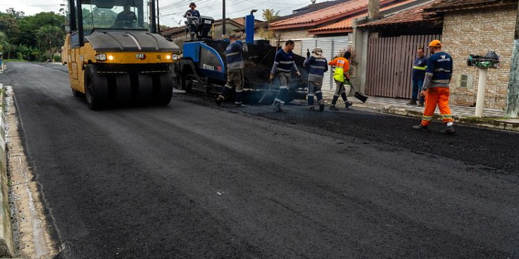 Obras de pavimentação transformam ruas do conjunto habitacional no Indaiá