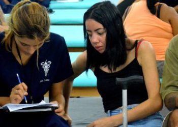 Pacientes com traumatismo cranioencefálico ou acidente vascular cerebral começam hidroterapia no Centro de Especialidades Médicas
