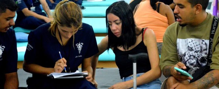 Pacientes com traumatismo cranioencefálico ou acidente vascular cerebral começam hidroterapia no Centro de Especialidades Médicas