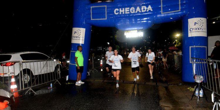 Corrida de Aniversário da Cidade reúne mais de mil participantes em Caraguatatuba