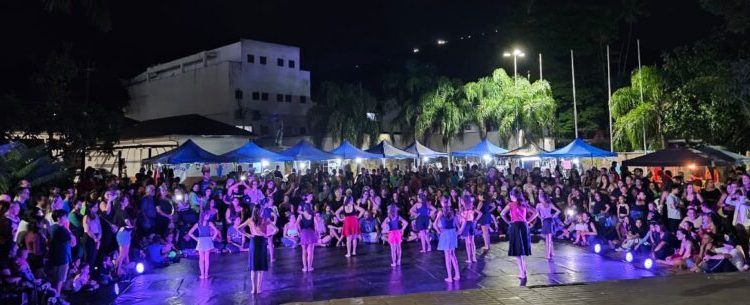 Mostra Itinerante de Dança “De Ponta a Ponta” atrai aproximadamente 700 pessoas na Praça do Caiçara