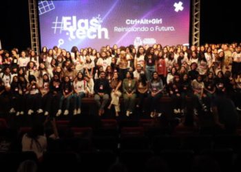#ElasTech reúne centenas de alunas em evento de tecnologia de inclusão de gênero em Caraguatatuba