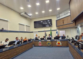 Câmara de Caraguatatuba se reúne com representantes da Sabesp para estreitar relações e fortalecer atendimento à população