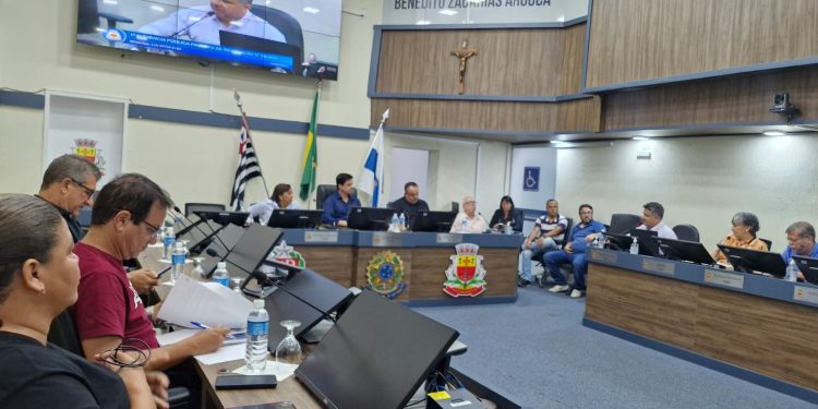 Câmara Municipal de Caraguatatuba realiza primeira audiência pública e segue com debate sobre reforma administrativa na quarta-feira