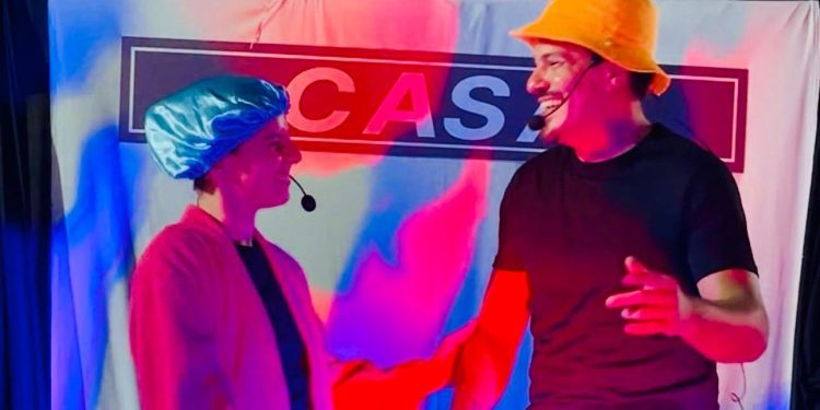 Peça de teatro interativa e gratuita está na programação de abril em Caraguatatuba