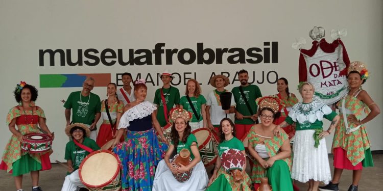 Grupos de Cultura Popular de Caraguatatuba visitam Museu Afro Brasil