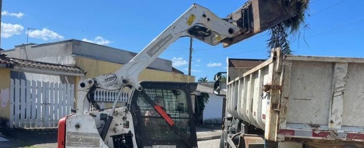 Secretaria de Serviços Públicos promove zeladoria em diversos bairros de Caraguatatuba