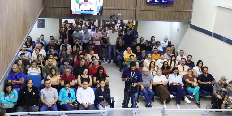 Câmara Municipal aprova reestruturação administrativa da Prefeitura de Caraguatatuba em sessão extraordinária