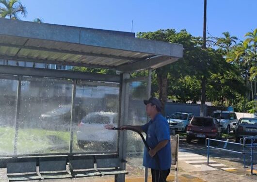 Secretaria de Serviços Públicos executa zeladoria nas regiões Sul, Centro e Norte de Caraguatatuba