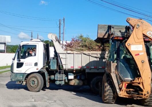 Serviços de zeladoria urbana seguem em vários bairros de Caraguatatuba