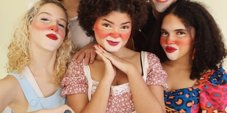 Espetáculo “A Farsa da Boa Preguiça” tem apresentações gratuitas em Caraguatatuba