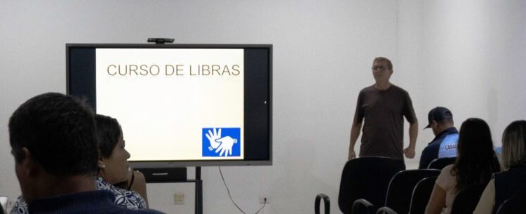 Inicia curso gratuito de LIBRAS na Sepedi