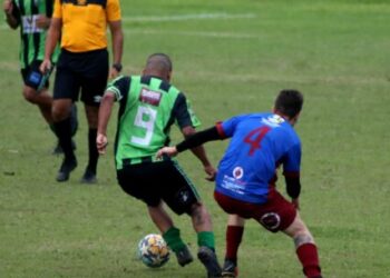 Barranco Alto e Sertão dos Tourinhos duelam pela final do Torneio da Cidade de Futebol em Caraguatatuba