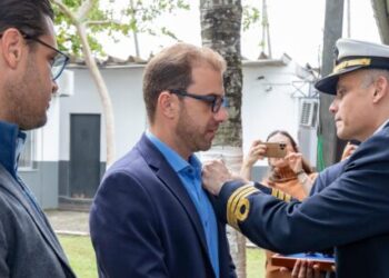 Caraguatatuba é homenageada no Dia da Marinha com Medalha do Centenário