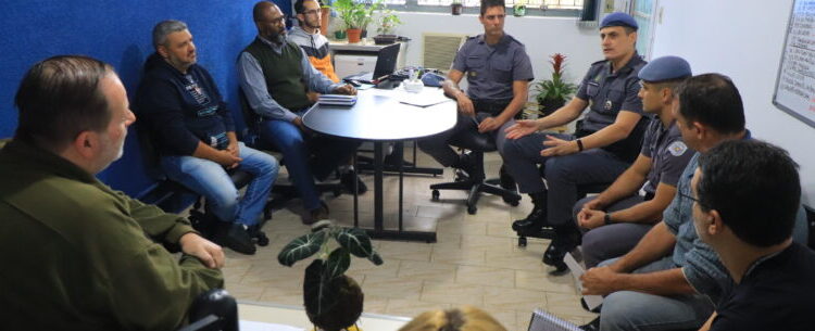 Caraguatatuba alinha estratégias para reduzir irregularidades em adegas e bares