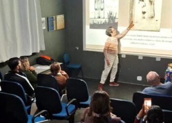 Ceramista Luciana Renna abre 9º Semana de Arquivos em Caraguatatuba com palestra sobre Toninho Cordeiro