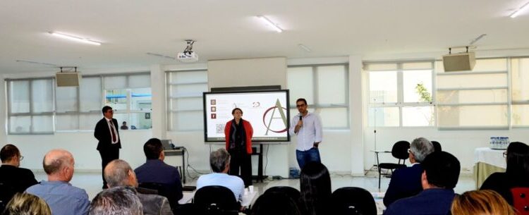 Palestra da Reforma tributária reúne 100 profissionais do ramo da construção em Caraguatatuba