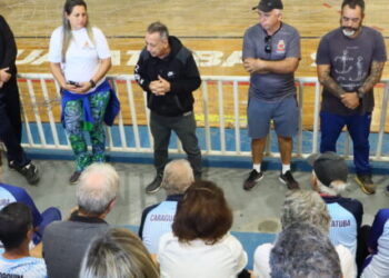 Atletas dos Jogos Regionais da Melhor Idade de Caraguatatuba são recepcionados no Centro Esportivo